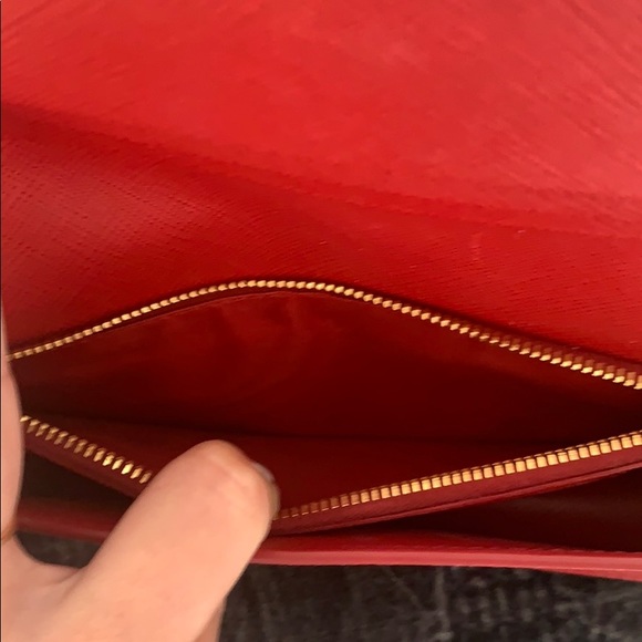 Red Prada bag! - Picture 6 of 12
